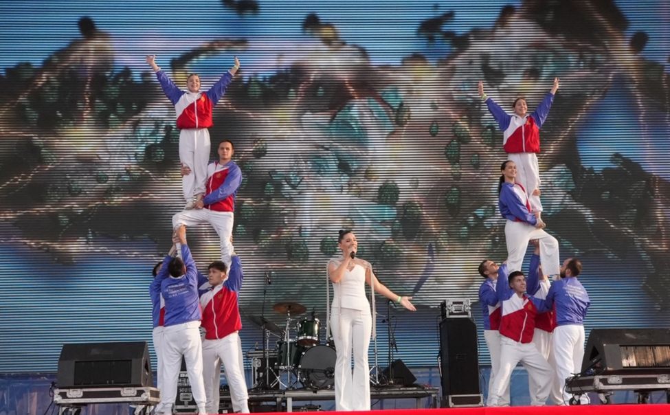 Чебоксарцы вместе спели гимн России