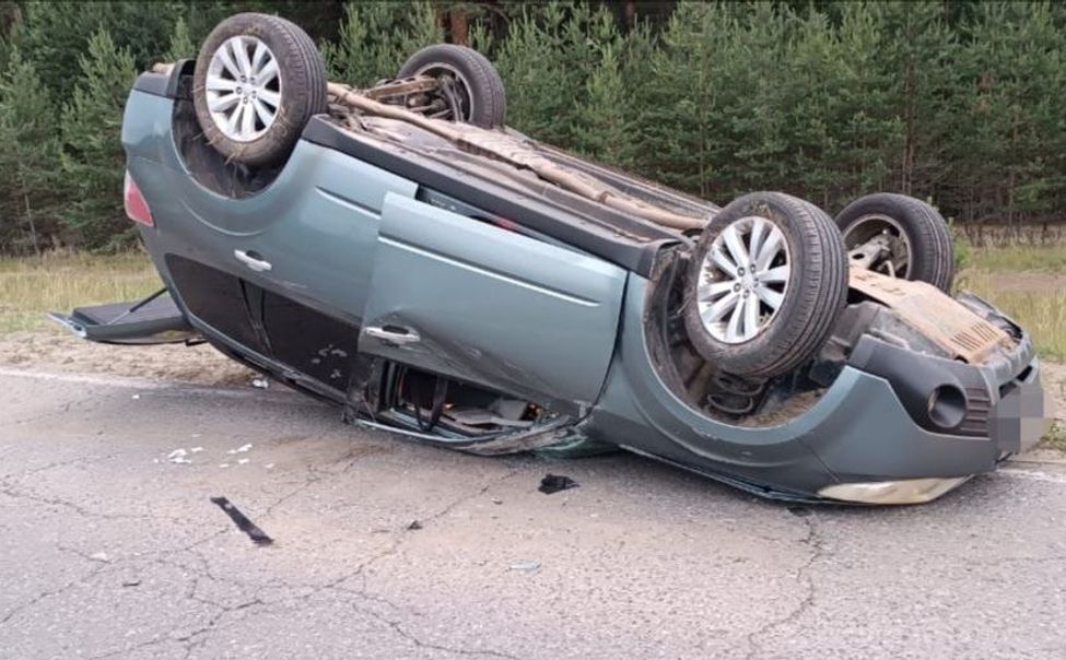 В Чебоксарах перевернулся автомобиль 