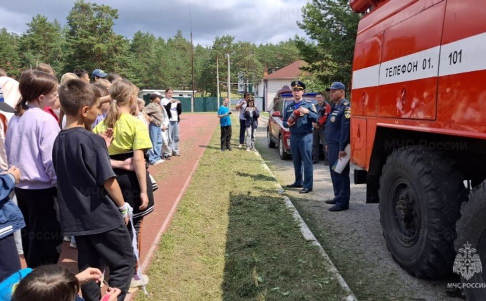 В Чувашии сотрудники МЧС напомнили детям, как безопасно провести каникулы