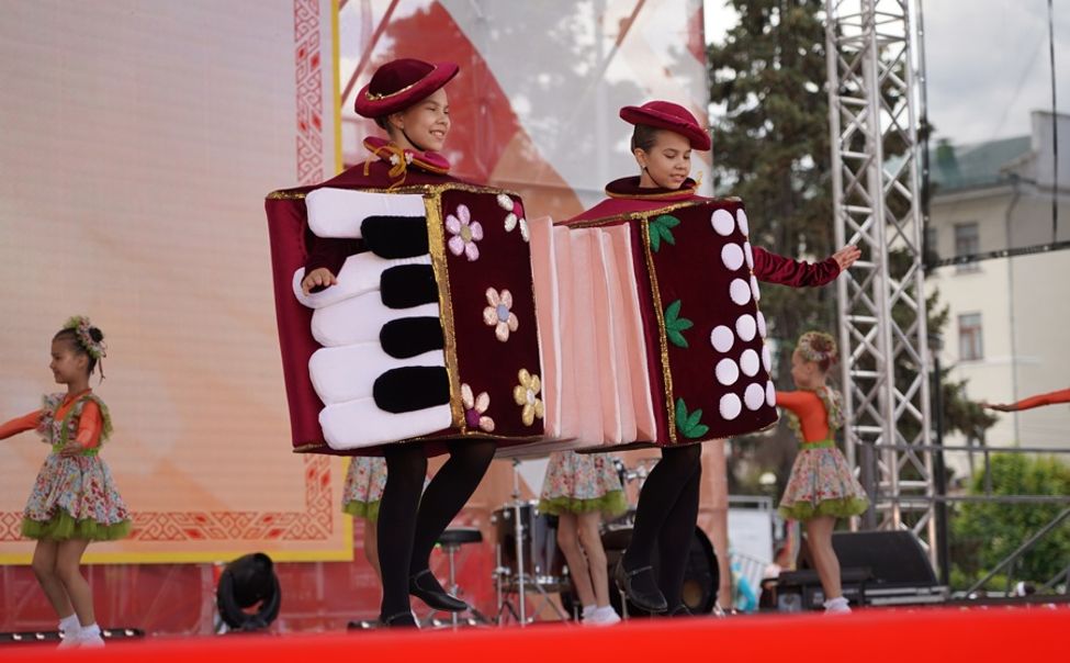 Более 400 детей стали участниками фестиваля "Цветы Чувашии"