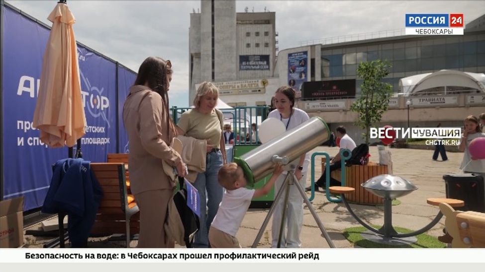 На выставке "Регионы - сотрудничество без границ" своим спортивным настроем выделялась площадка компании "Авиатор"