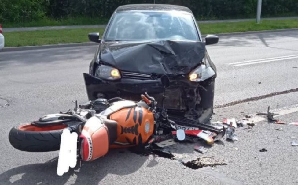 В Чебоксарах водитель иномарки сбил мотоциклиста