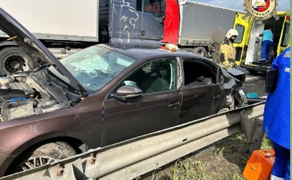 В ДТП на трассе М-7 в Ядринском округе пострадали два человека
