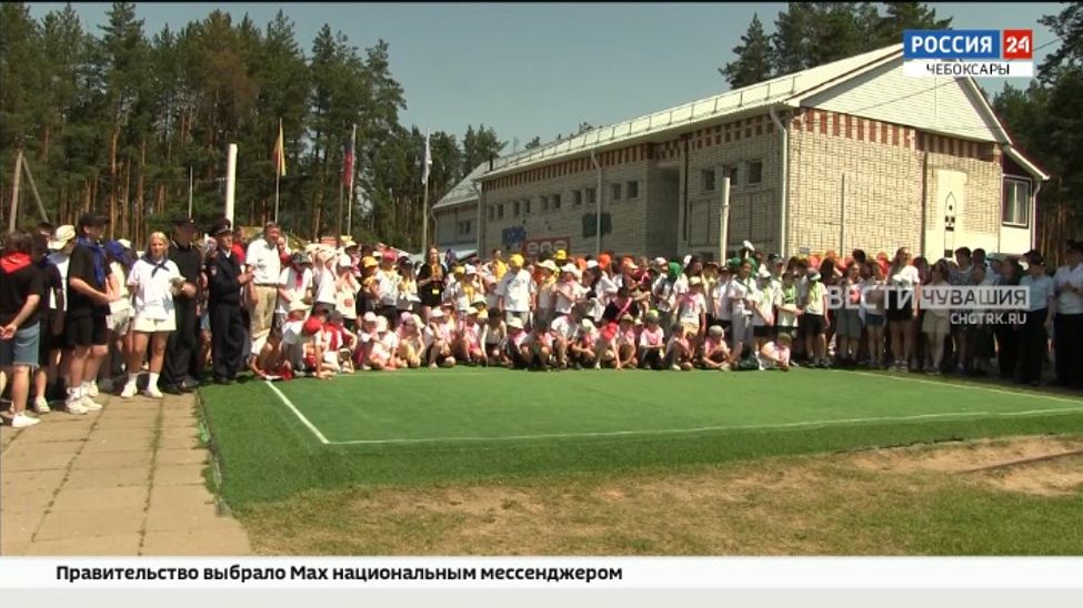 Дети, отдыхающие в оздоровительных лагерях Чувашии, знакомятся с работой полицейских