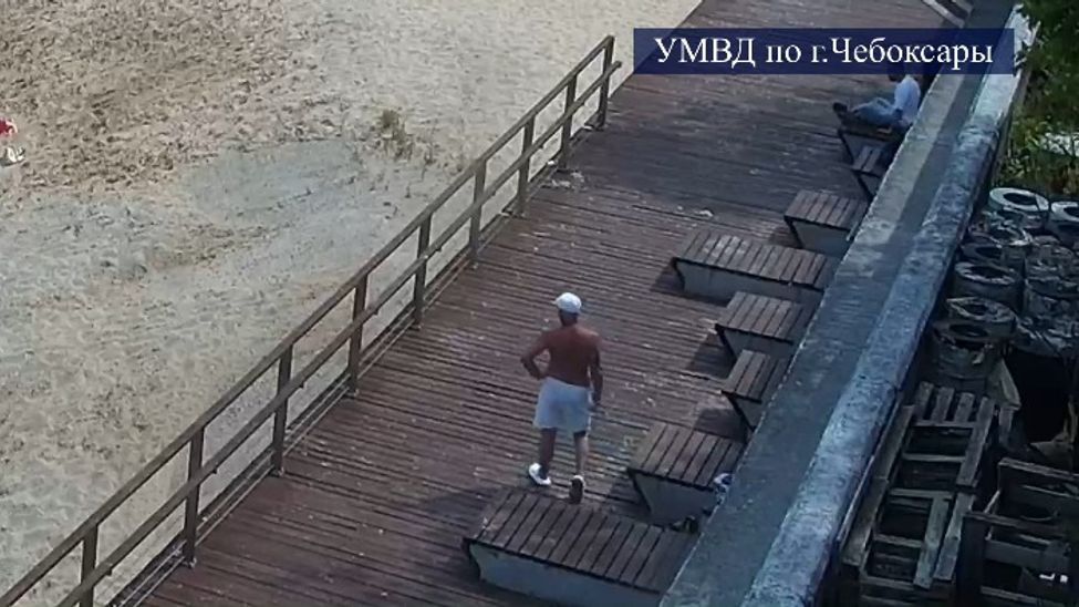 В Чебоксарах полицейские раскрыли кражу телефона на Центральном пляже