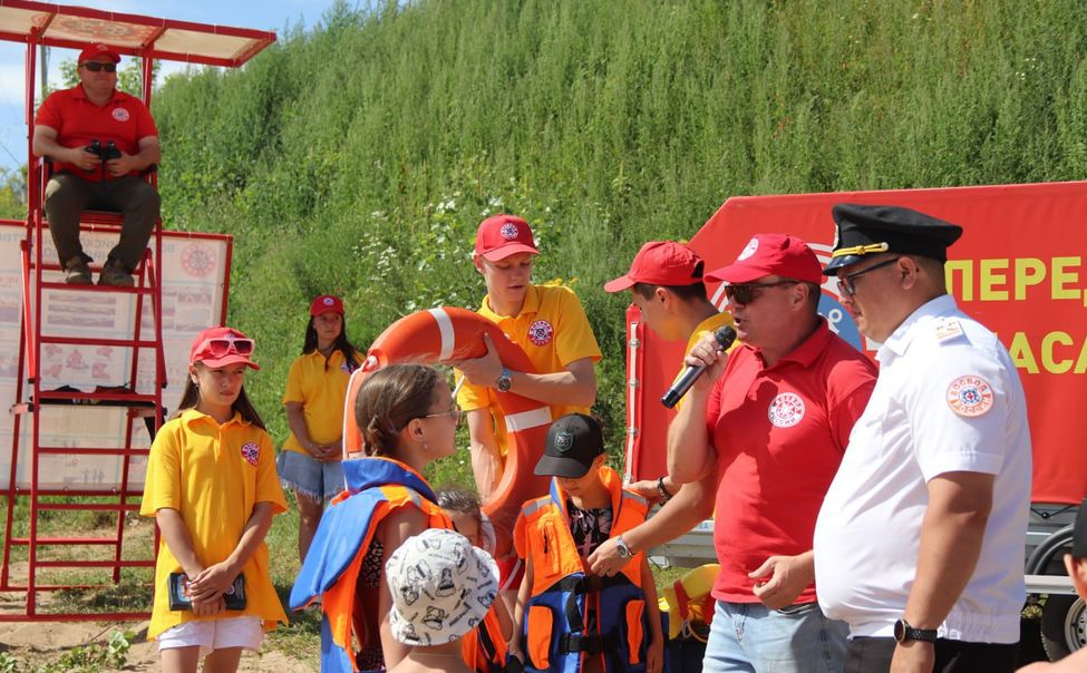 На городском пляже Новочебоксарска состоялась акция «Безопасная Волга»