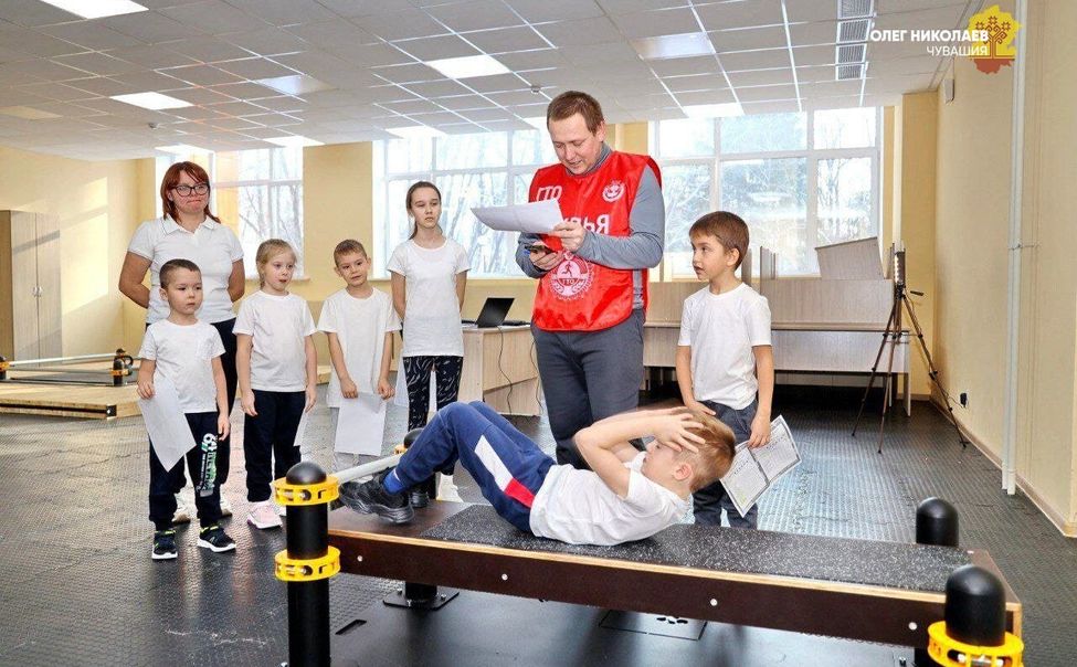 Олег Николаев держит на контроле меры поддержки детей и семей