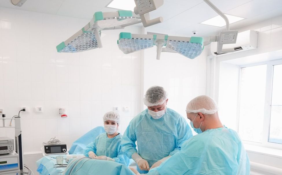 Чувашские хирурги помогли пациенту с редким заболеванием, внедрив новую операцию