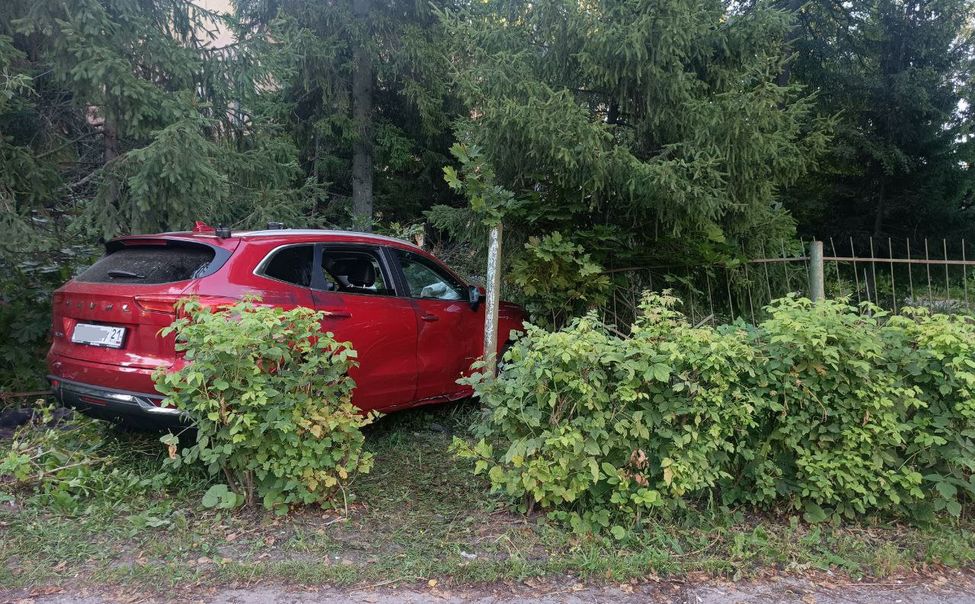 В Чувашии задержали туристок из Казани, подозреваемых в угоне иномарки у таксиста