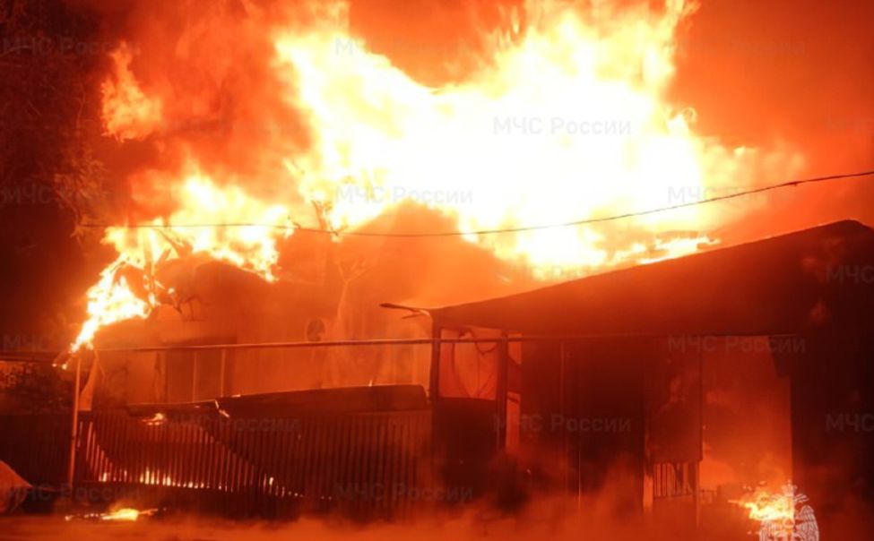 Минувшей ночью сгорел частный дом в Порецком округе