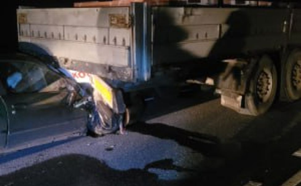 В Цивильском округе водитель без прав на иномарке столкнулся с грузовиком