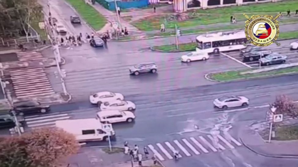 Чебоксарский третьеклассник пострадал в ДТП, выбежав на "зебру" на красный свет