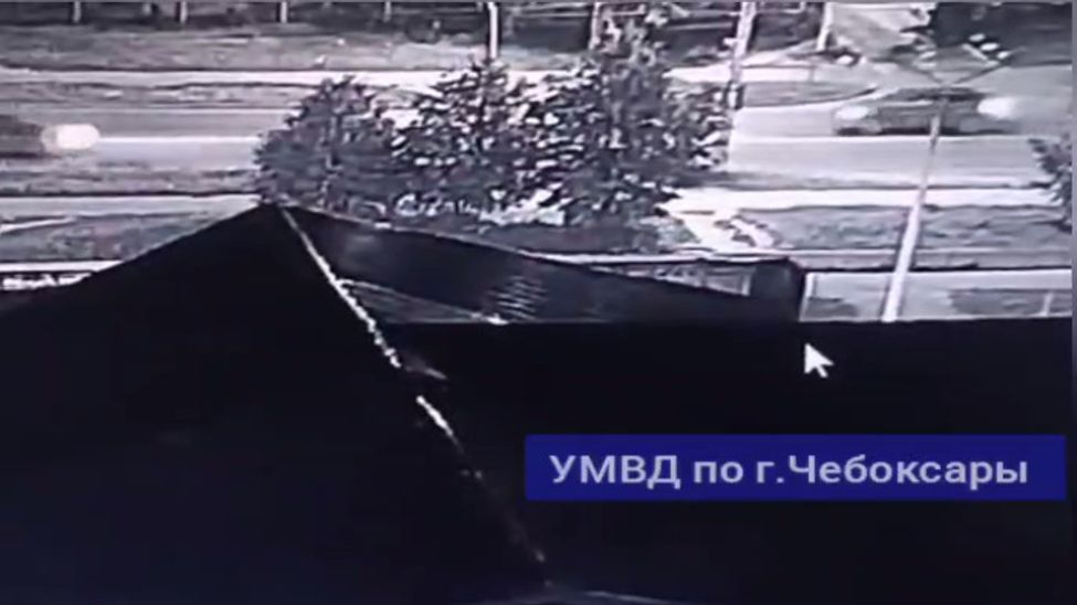 В Чебоксарах иномарка сбила пешехода на переходе