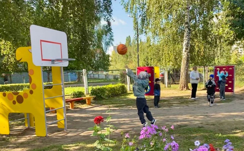 Чебоксарская ГЭС подарила особенным детям две спортивные площадки