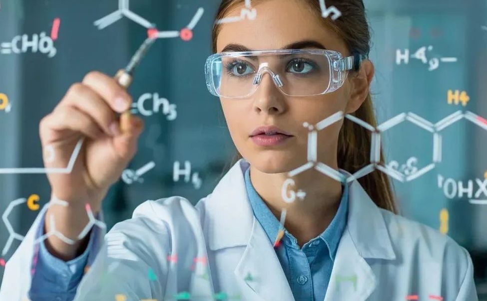 В Чебоксарах студентка лишилась накоплений, выполнив задания по химии за вознаграждение