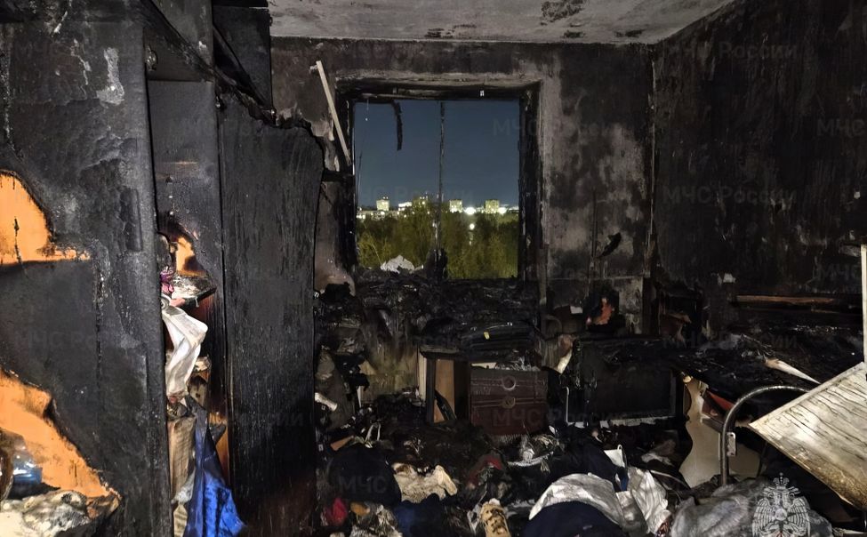 В Чебоксарах из-за непотушенной сигареты загорелась квартира в многоэтажке