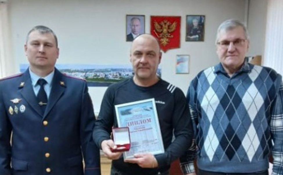 Таксист из Мордовии предотвратил хищение 500 тыс рублейу 88-летнего алатырского пенсионера