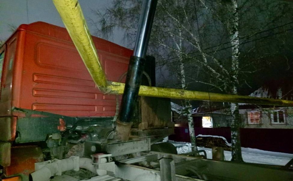 В Порецком грузовик снёс газопровод, оставив без газа 100 домов