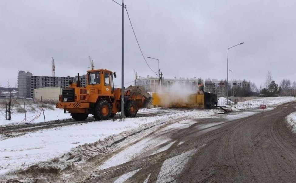 В Чебоксарах для быстрой уборки снега запустили мобильную снегоплавилку