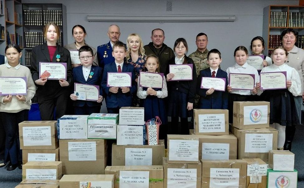 В Чувашии провели акцию «Новогодняя посылка СВОим» 
