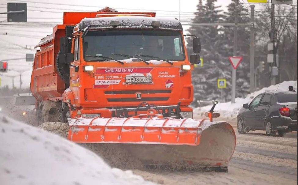 Снег в Чебоксарах убирают в две смены