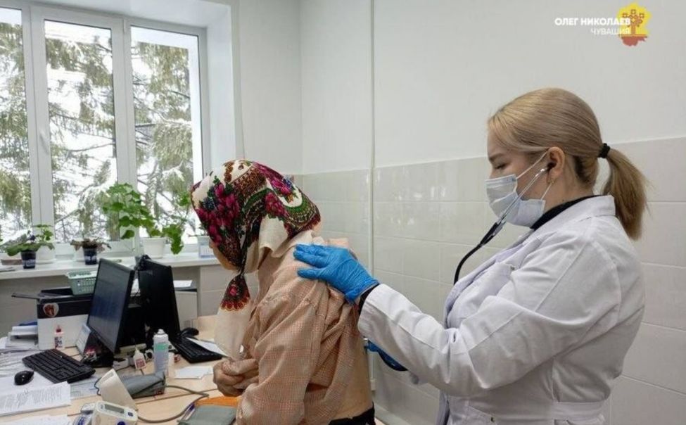 В Чувашии мобильные бригады продолжают помогать пациентам на селе