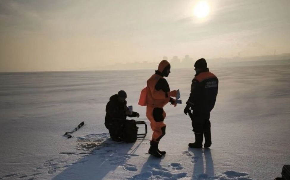 Новочебоксарские спасатели выходят на рейды по ледовой безопасности