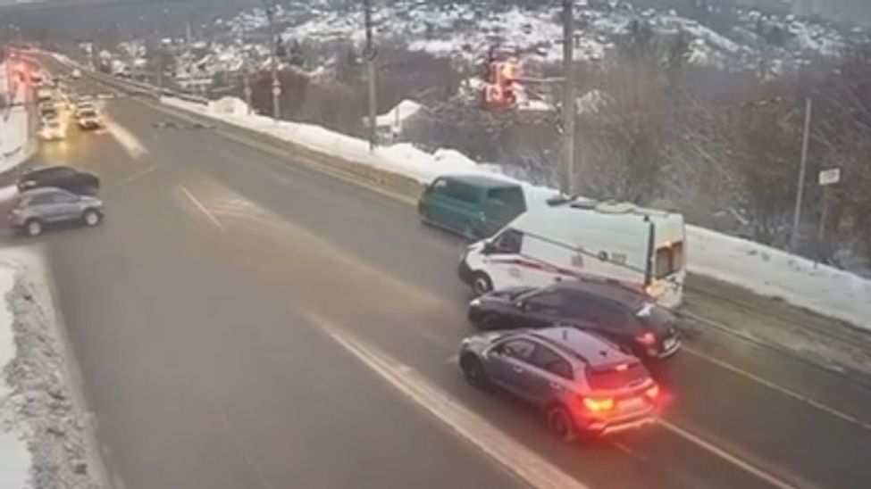 В Чебоксарах в ДТП со скорой пострадали двое