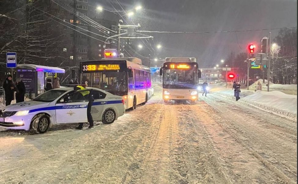 В Чебоксарах автобус сбил трёх девочек-подростков