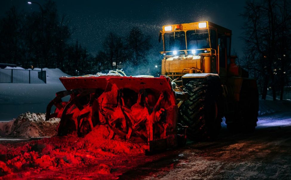 В Чувашии со снегопадами будет бороться Штаб: премьер правительства уже взялся за лопату