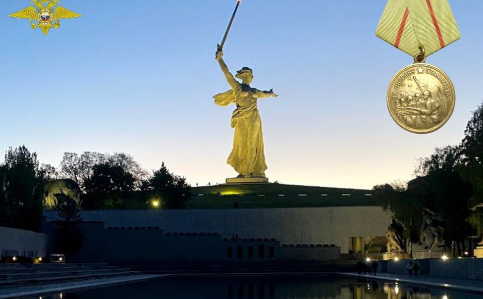 Сегодня в России вспоминают подвиг советской армии под Сталинградом