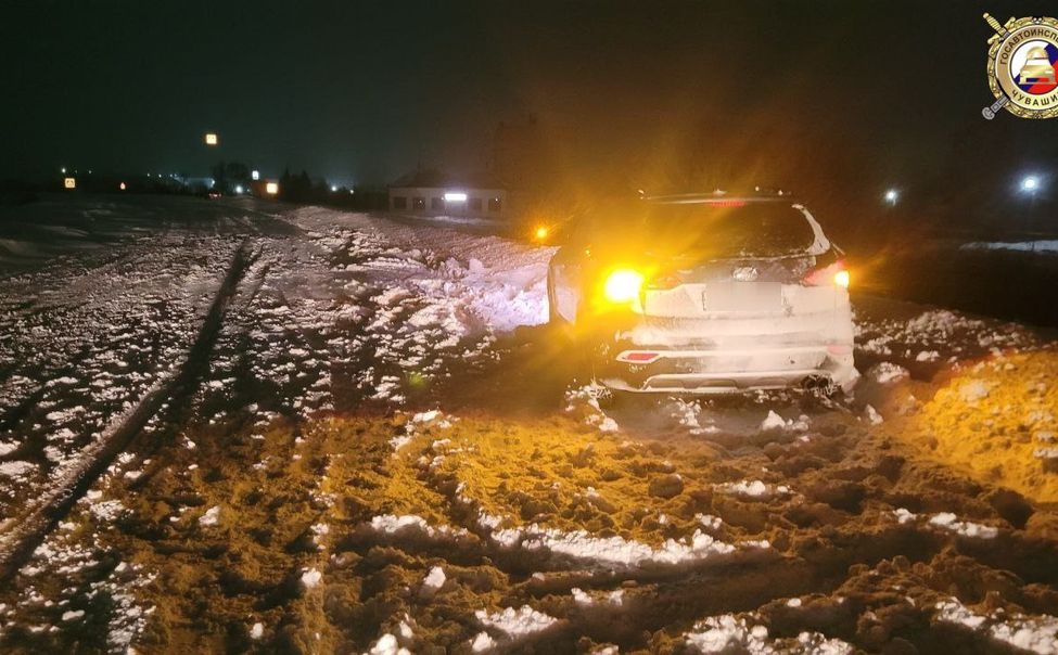 В Чувашии на темной дороге иномарка сбила двоих пешеходов