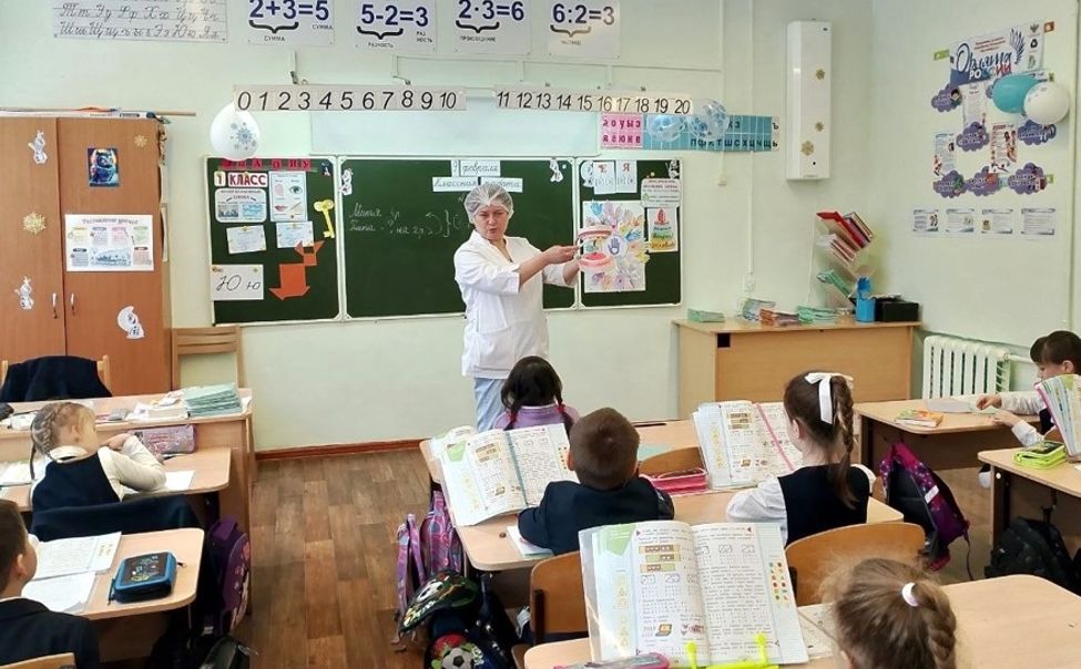 Более 37 тыс школьников поучаствовали в «Уроках здоровых зубов»