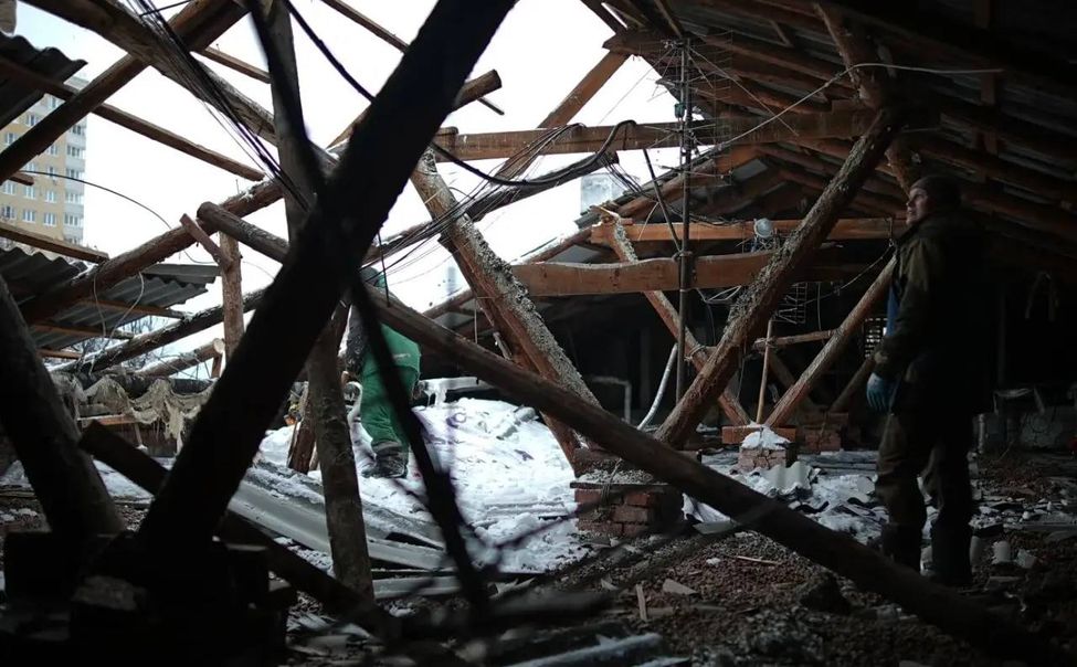 Восстановительные работы в доме № 20 на Восточном поселке продолжаются