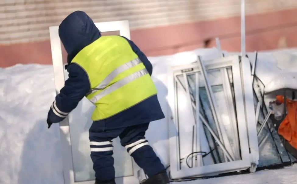 В Чебоксарах предприятия перестраивают работу конвейеров и приступают к изготовлению окон