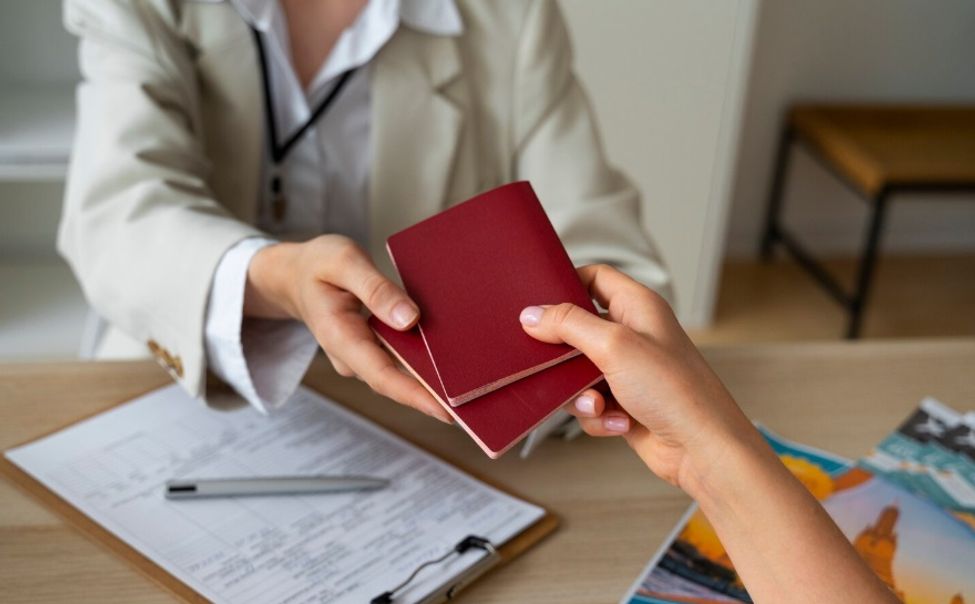 В Чувашии полицейские вручили 76 паспортов юным гражданам России