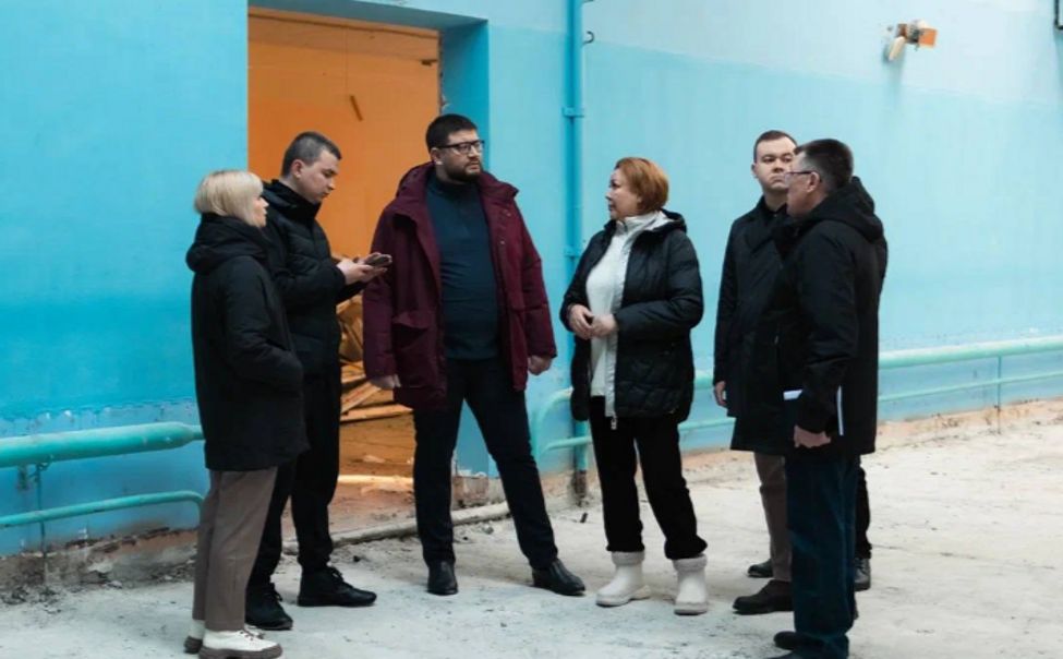 Глава Чебоксар Станислав Трофимов лично контролирует ремонт школ