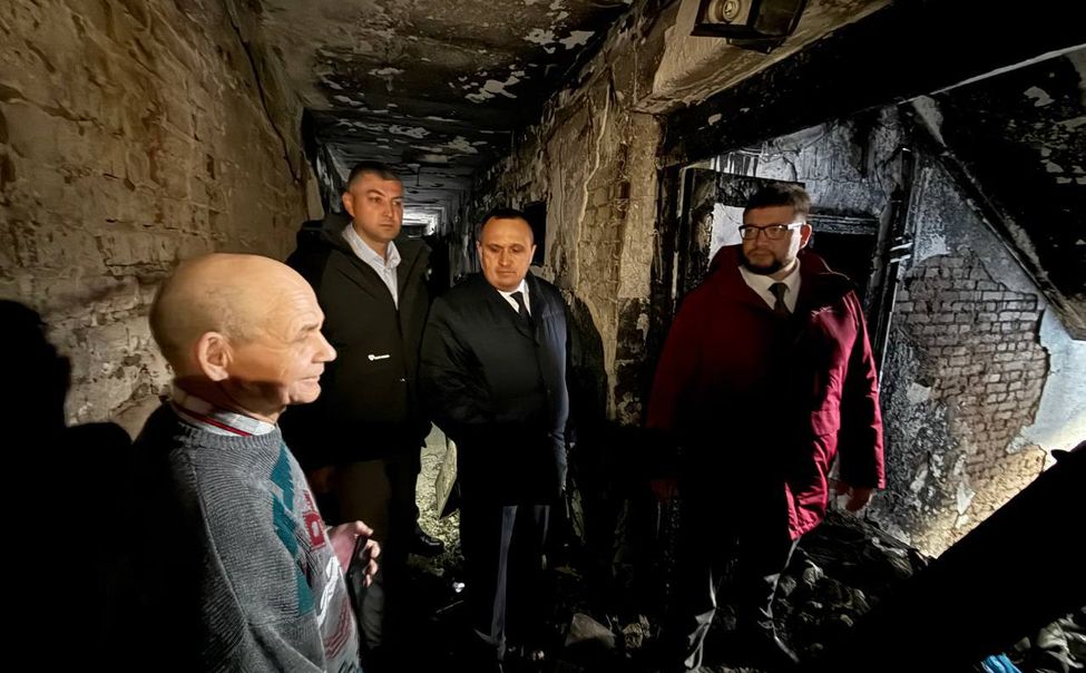 Глава Чебоксар выехал на место  пожара, произошедшего по улице Ильбекова