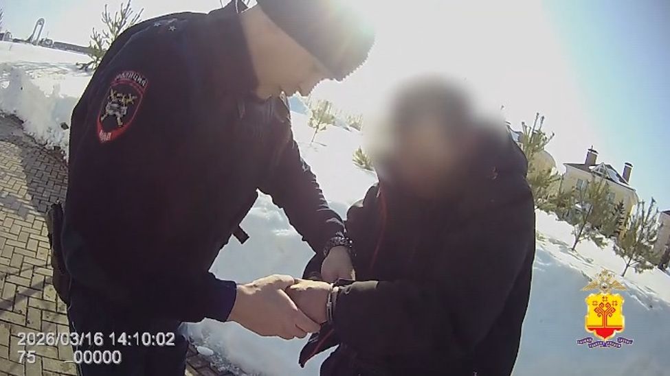 Полицейские применили оружие при задержании пьяного чебоксарца, размахивающего ножом