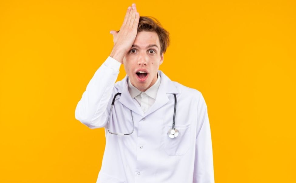 Алатырские хирурги удалили 90-летней пациентке грыжу размером с голову