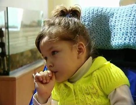 Прийти на праздник может не каждый...(на русском языке)