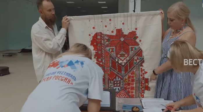 "Вышитая карта России" - экспонат ВДНХ