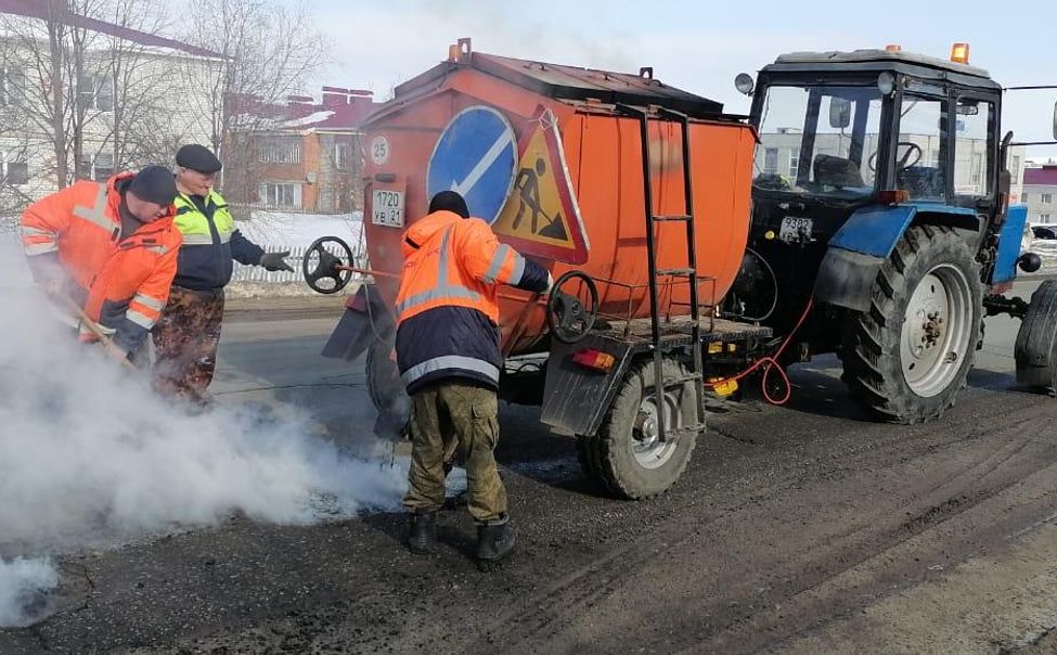 Чувашские дорожники начали ямочный ремонт на региональной сети