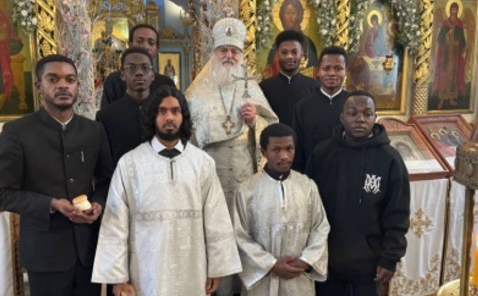 Студенты из Африки провели каникулы в Свято-Троицком монастыре в Чебоксарах