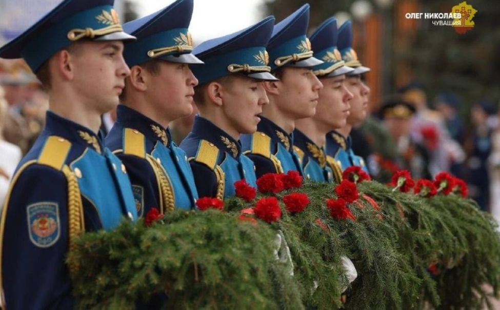 Глава Чувашии Олег Николаев поздравил юных защитников Отечества с Днем кадета