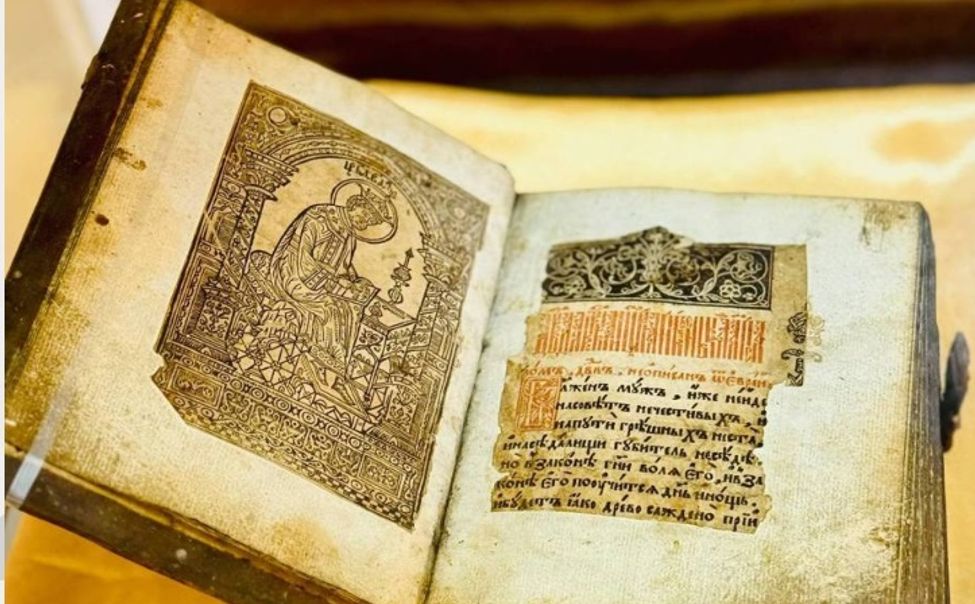 В Чебоксарах открыли выставку «Слово о полку Игореве» 