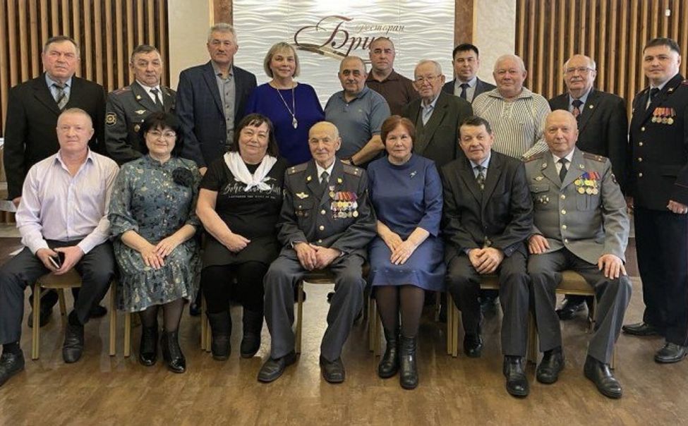 В Чувашии поздравили с 85-летием почетного ветерана МВД