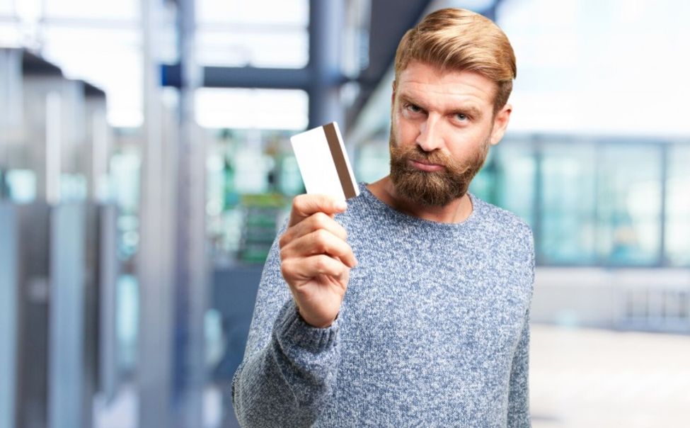 Чебоксарец отоварился с чужой банковской карты на 17 тыс рублей Чебоксарец отоварился с чужой банковской карты на 17 тыс рублей