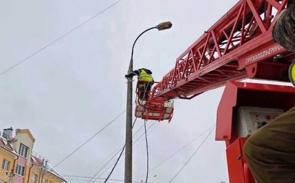Благодаря вмешательству прокуратуры в Соляном появилось уличное освещение Благодаря вмешательству прокуратуры в Соляном появилось уличное освещение